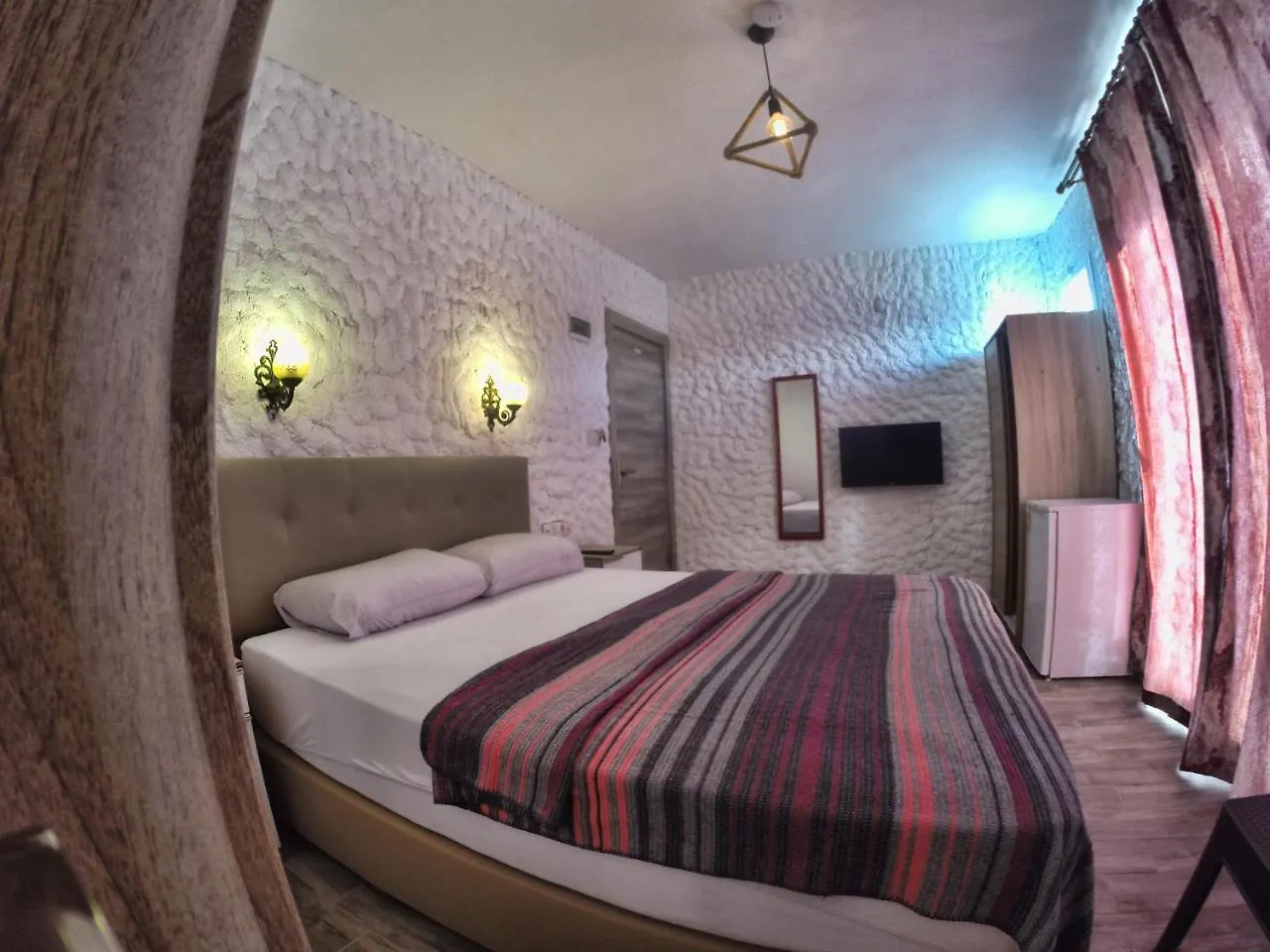 Satsuma Butik Otel Сеферихисар 2*,